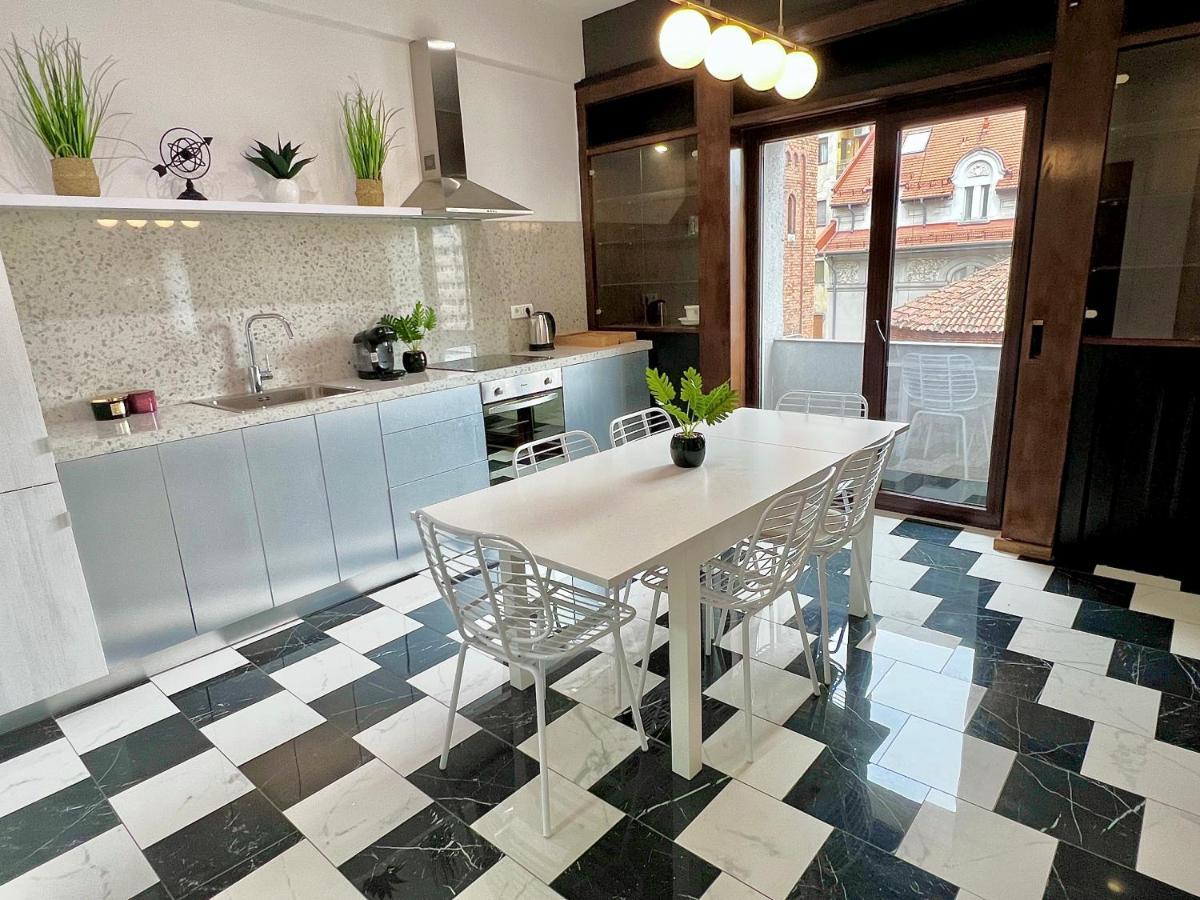 Elegant Two Bedrooms Apartment Boekarest Buitenkant foto