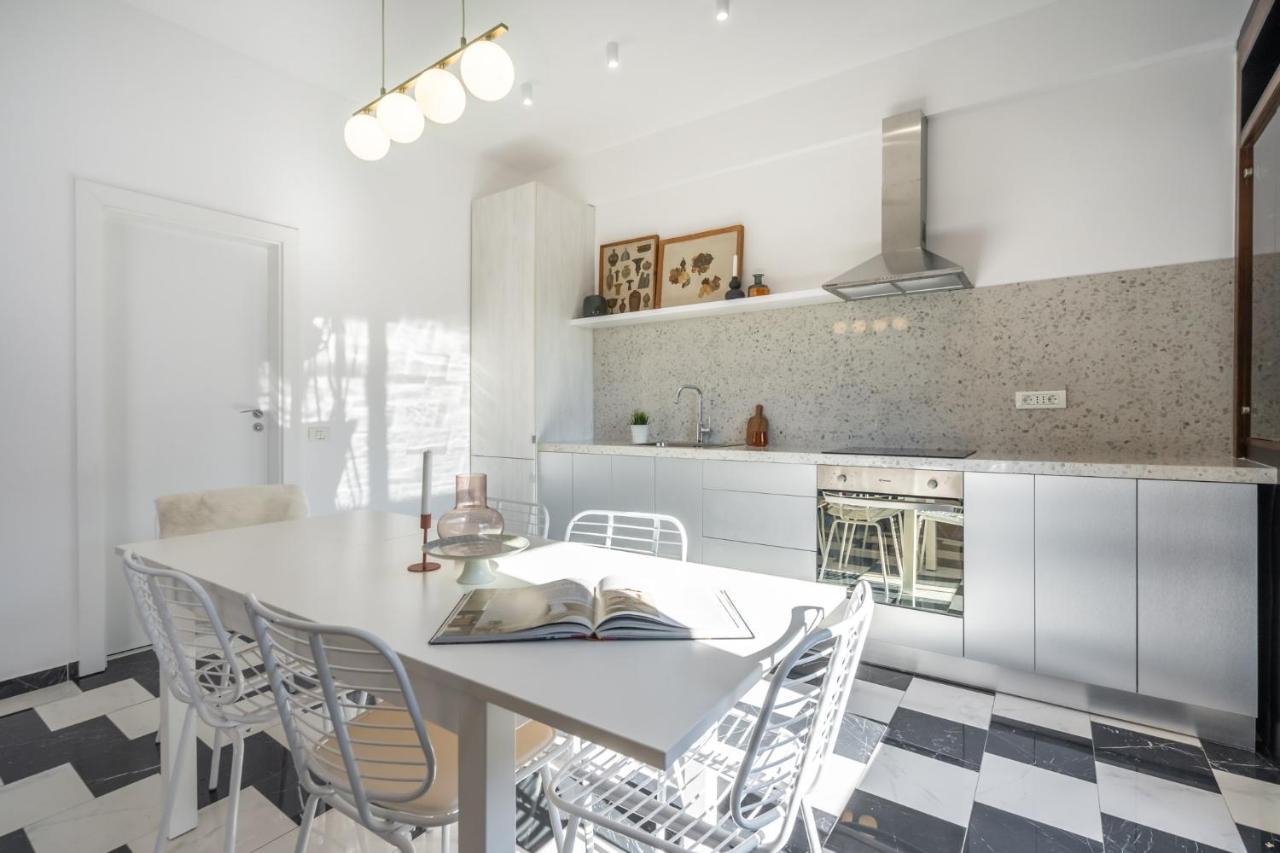 Elegant Two Bedrooms Apartment Boekarest Buitenkant foto