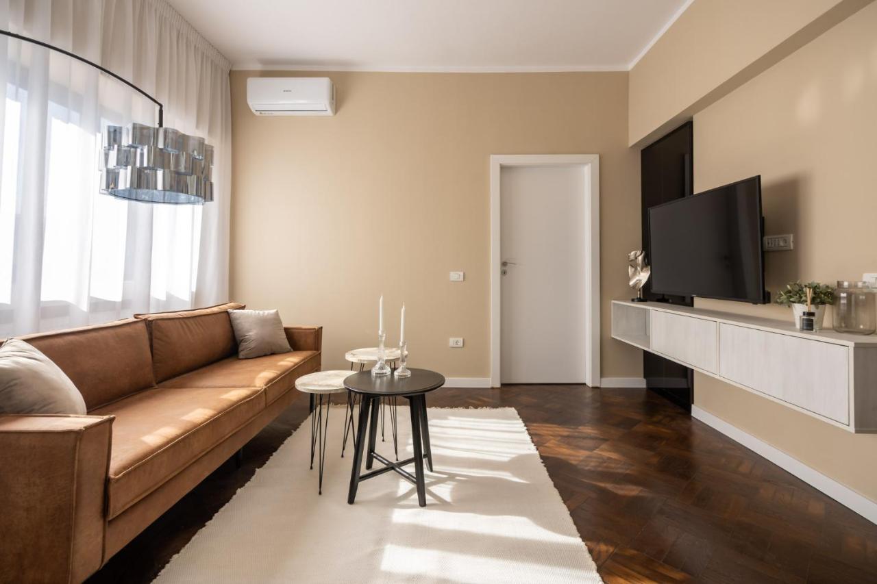 Elegant Two Bedrooms Apartment Boekarest Buitenkant foto