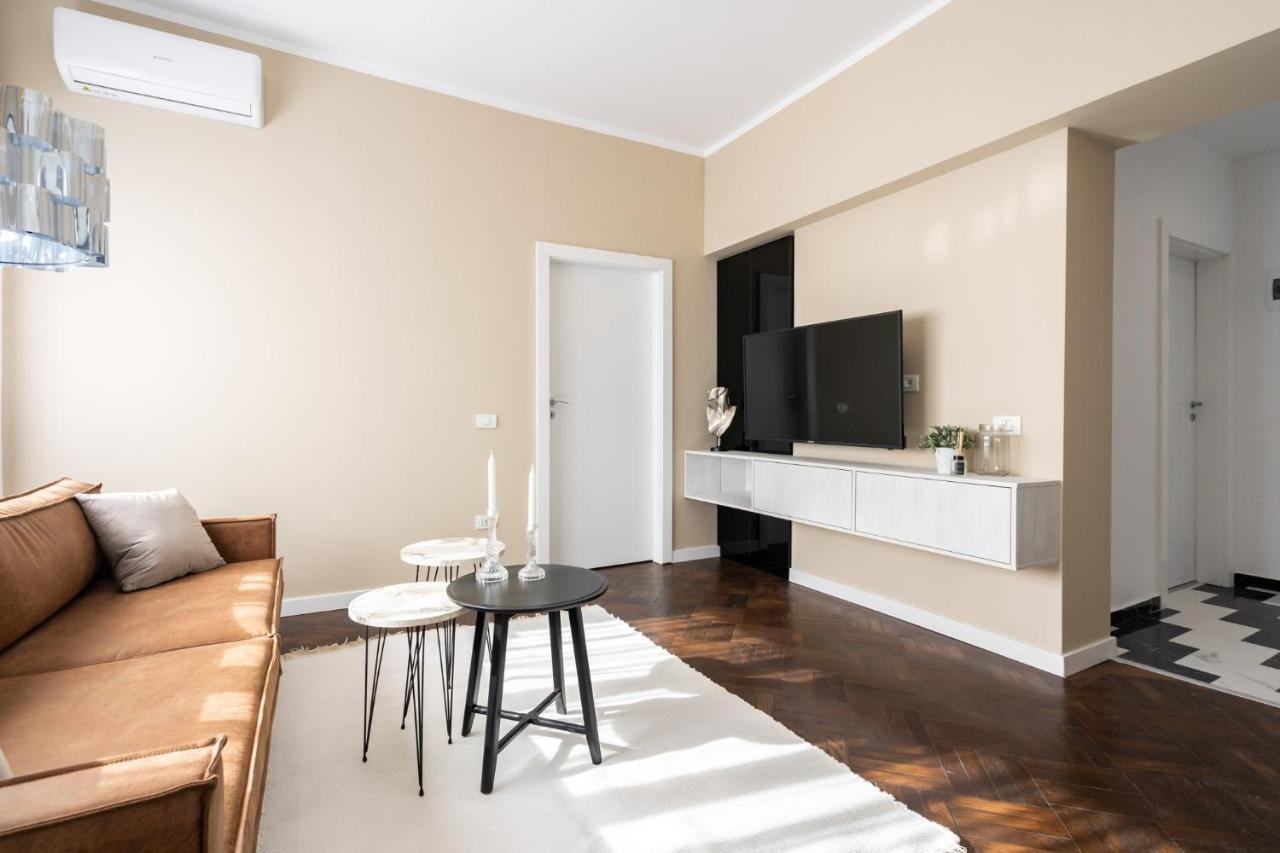 Elegant Two Bedrooms Apartment Boekarest Buitenkant foto