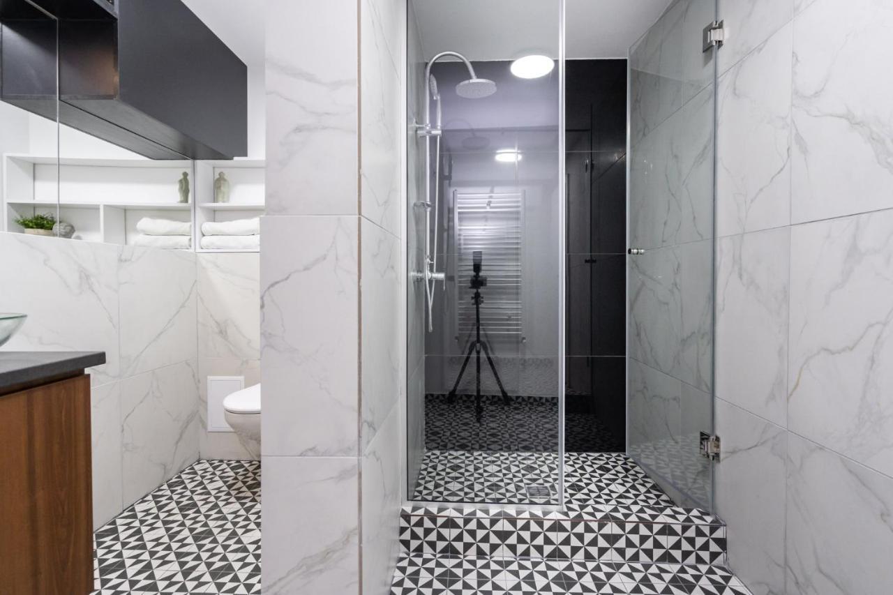 Elegant Two Bedrooms Apartment Boekarest Buitenkant foto